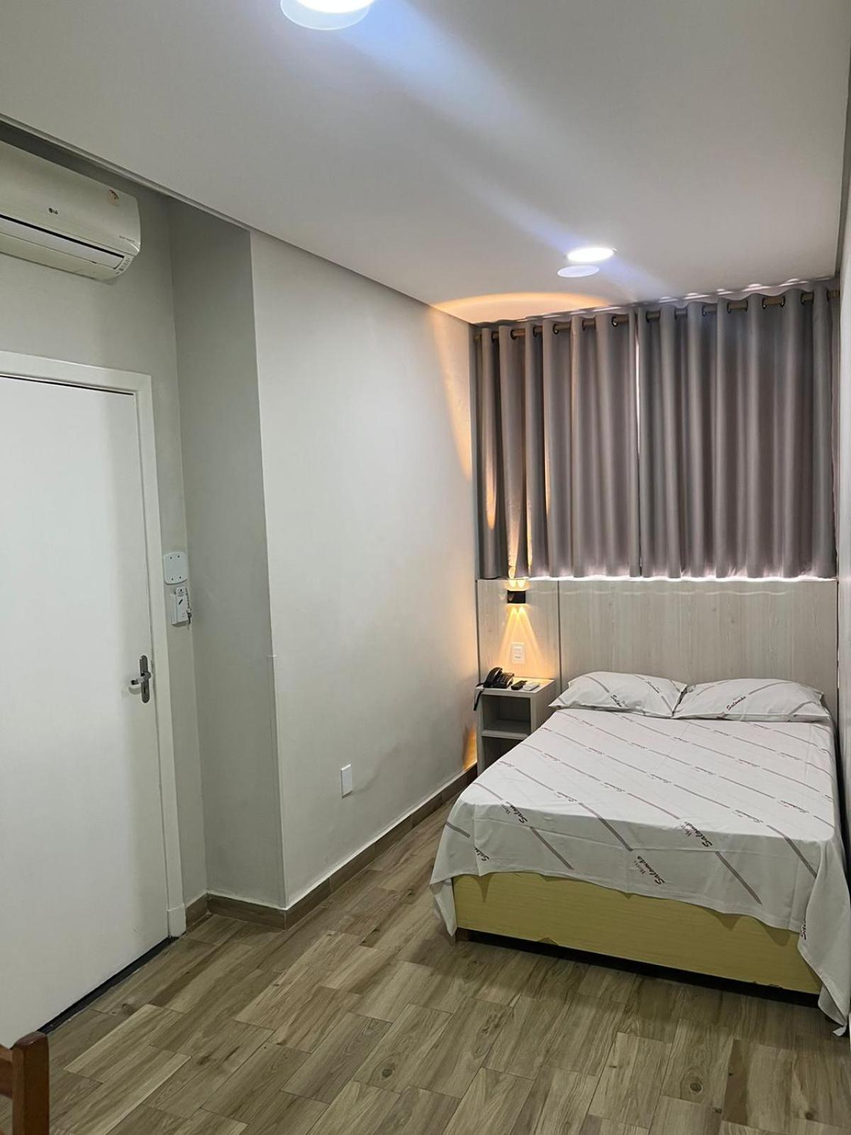 Hotel Salomao - Proximo A 25 De Marco, Bom Retiro, Bras E Rua Santa Efigenia, A 2 Minutos Do Mirante Sampa Sky E Pista De Skate Anhangabau Σάο Πάολο Εξωτερικό φωτογραφία